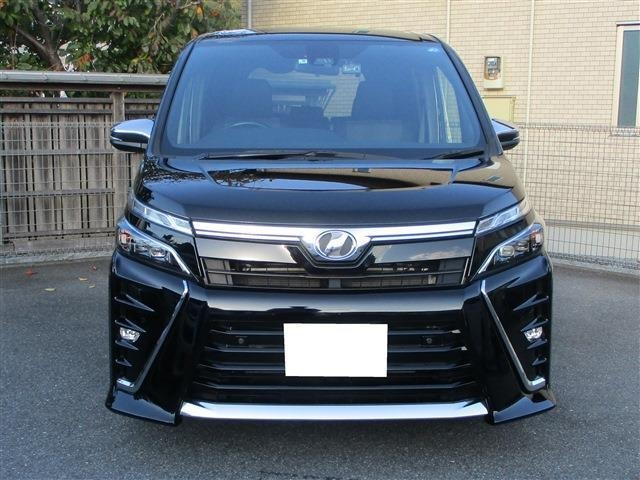 TOYOTA VOXY ZS 2019