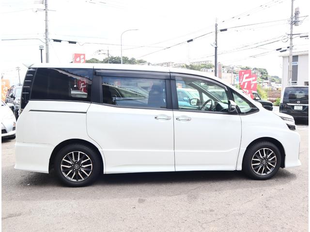 TOYOTA VOXY ZS KIRAMEKI II 2016