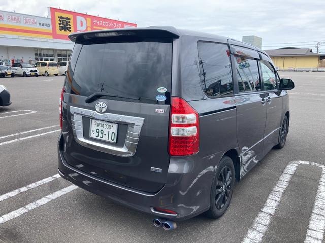 TOYOTA NOAH SI 2010