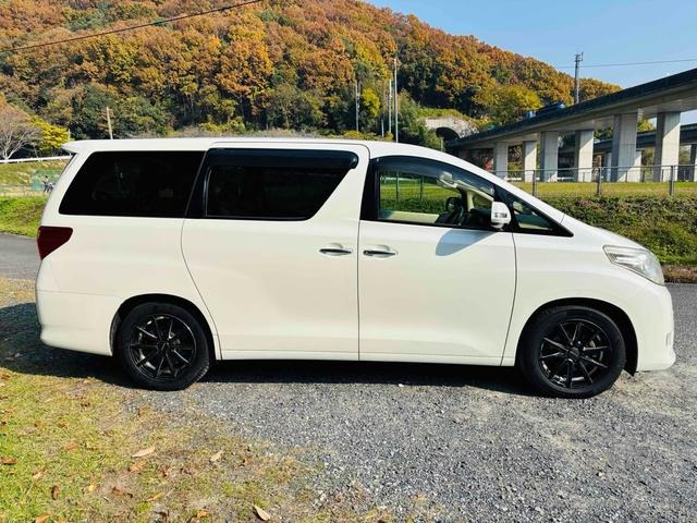 TOYOTA ALPHARD 2011